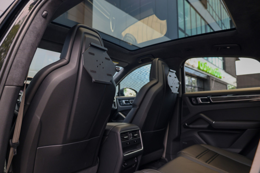 Porsche Cayenne Coupé 3.0 E-Hybrid Platinum Edition | NAP! | BTW | TECHART | FULL PPF! | PANO | STOELVENTILATIE | ACHTERASBESTURING |