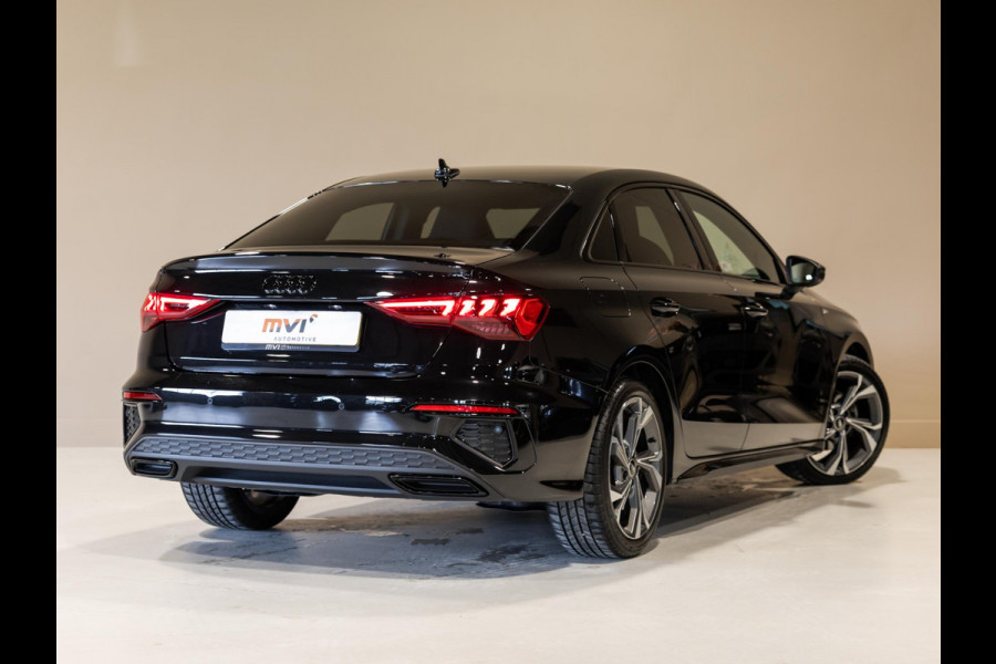 Audi A3 Limousine 35 TFSI S-Line edition / 150pk / NAP / Matrix LED / Stoelverwarming / Adaptieve cruise control /
