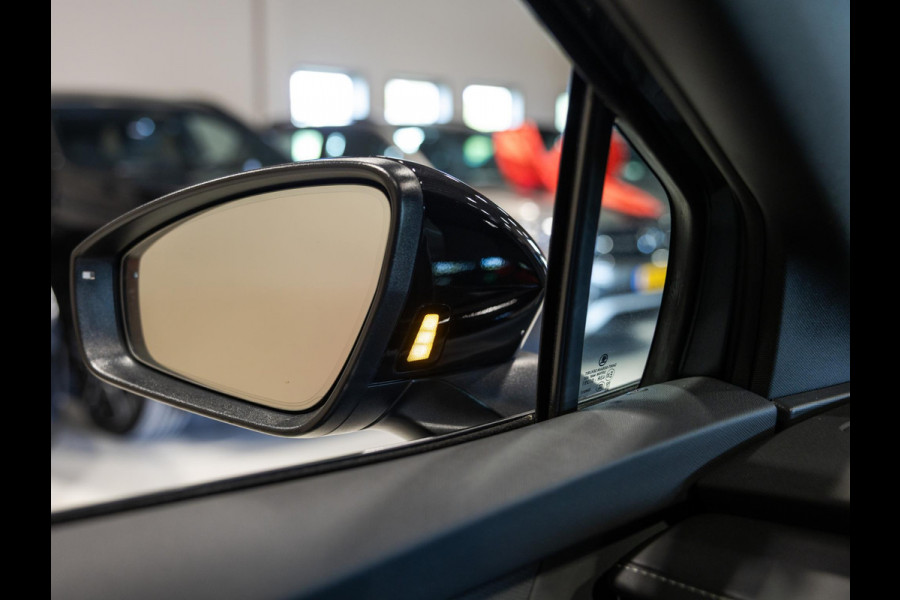 Škoda ENYAQ iV 60 Founders Edition Black Sportline / 179pk / Panorama dak / Achteruitrij camera / Memory stoelen /