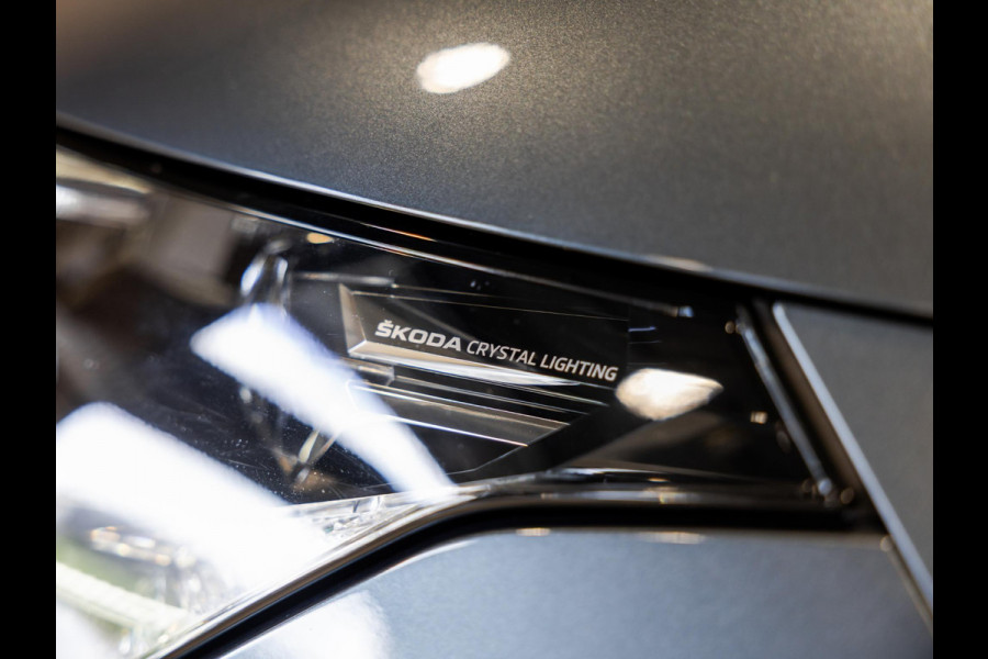 Škoda ENYAQ iV 60 Founders Edition Black Sportline / 179pk / Panorama dak / Achteruitrij camera / Memory stoelen /