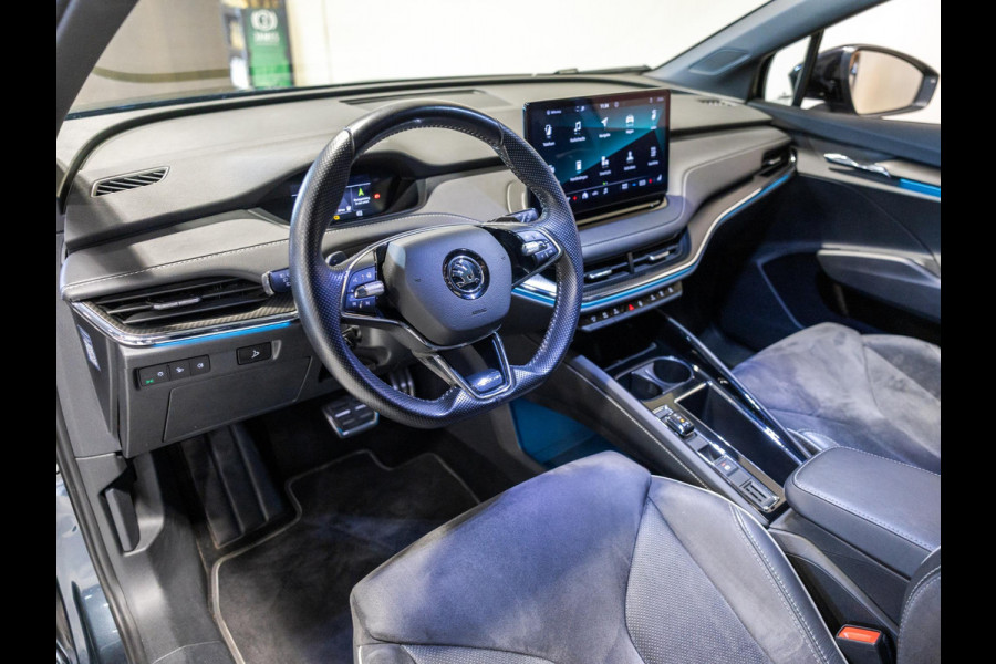 Škoda ENYAQ iV 60 Founders Edition Black Sportline / 179pk / Panorama dak / Achteruitrij camera / Memory stoelen /