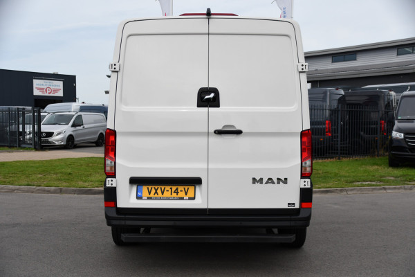 MAN TGE 3.180 35 2.0 L3H2 PB Edition Full Options! Adaptieve Cruise, Camera, Carplay, LED, 177pk, Automaat, Stoelverwarming, Multimedia, Geveerde stoel, Uniek!