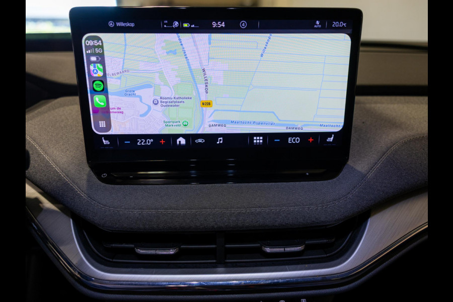 Škoda ENYAQ iV 80 / 204pk / Trekhaak / Panorama dak / Head-up display /