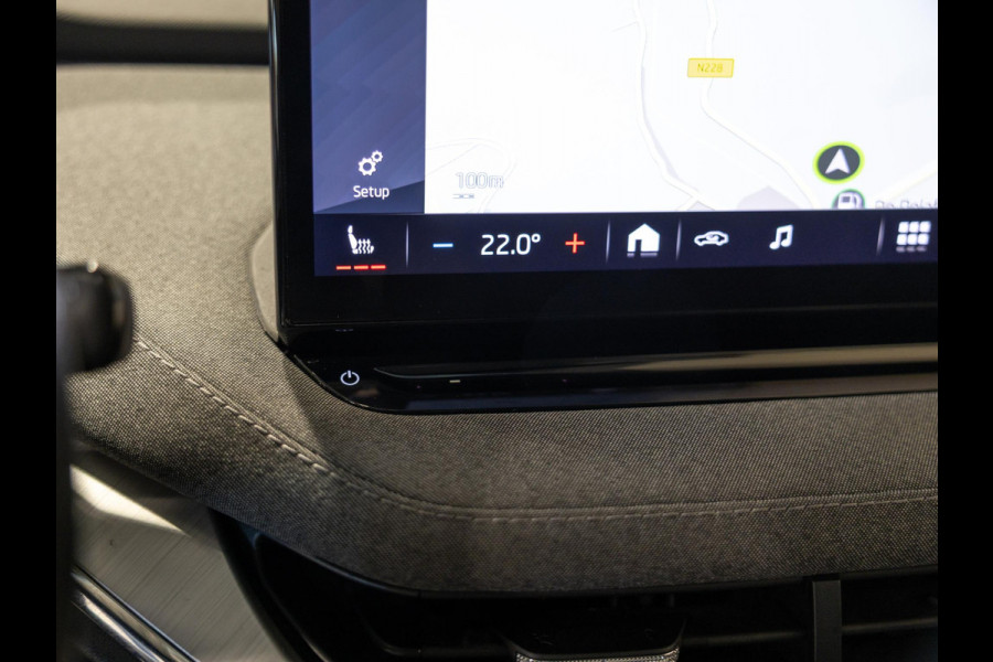 Škoda ENYAQ iV 80 / 204pk / Trekhaak / Panorama dak / Head-up display /