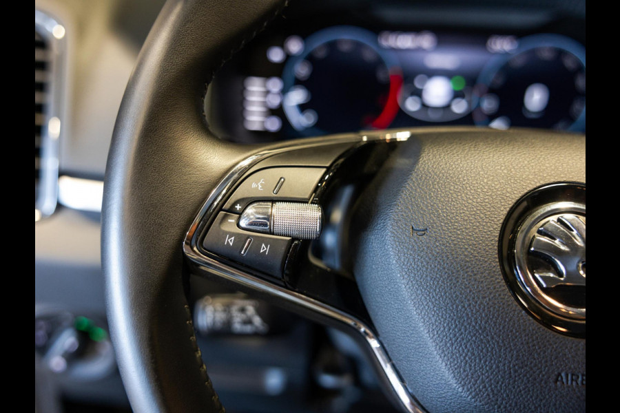 Škoda Karoq 1.5 TSI ACT Business Edition / 150pk / Achteruitrij camera / Adaptieve cruise control / Automatische klimaatregeling /
