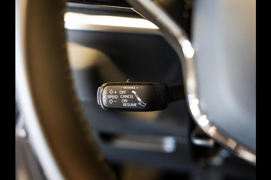 Škoda Karoq 1.5 TSI ACT Business Edition / 150pk / Achteruitrij camera / Adaptieve cruise control / Automatische klimaatregeling /