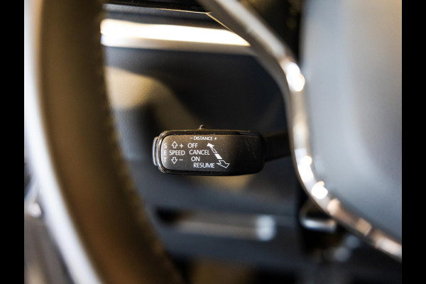 Škoda Karoq 1.5 TSI ACT Business Edition / 150pk / Achteruitrij camera / Adaptieve cruise control / Automatische klimaatregeling /