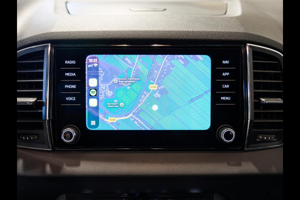 Škoda Karoq 1.5 TSI ACT Business Edition / 150pk / Achteruitrij camera / Adaptieve cruise control / Automatische klimaatregeling /