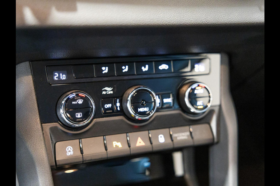 Škoda Karoq 1.5 TSI ACT Business Edition / 150pk / Achteruitrij camera / Adaptieve cruise control / Automatische klimaatregeling /