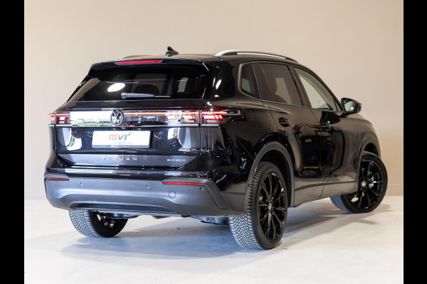 Volkswagen Tiguan 1.5 eHybrid Life Edition / 204pk / SoH 100% / Achteruitrij camera / Dodehoek herkenning / CarPlay /
