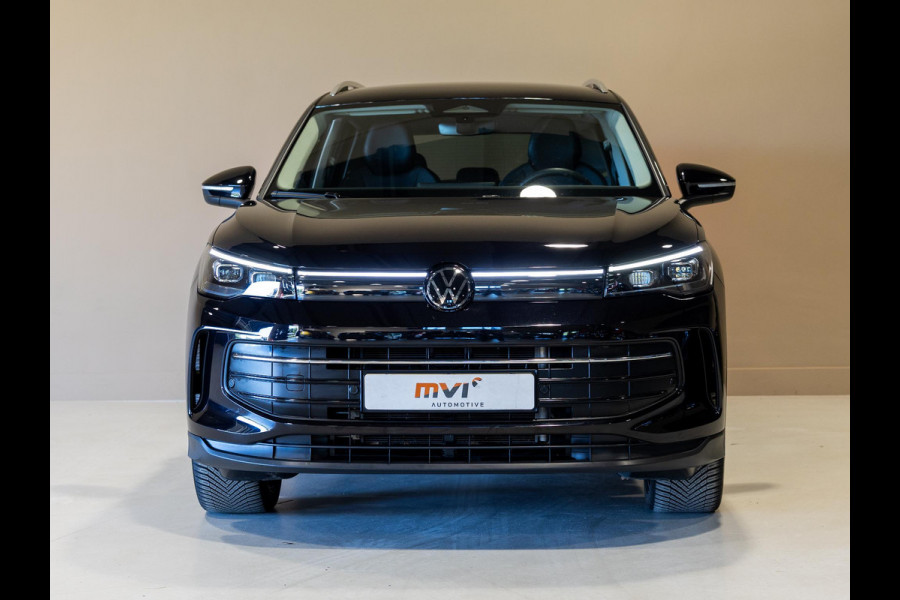 Volkswagen Tiguan 1.5 eHybrid Life Edition / 204pk / SoH 100% / Achteruitrij camera / Dodehoek herkenning / CarPlay /