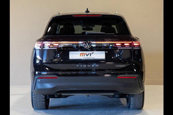 Volkswagen Tiguan 1.5 eHybrid Life Edition / 204pk / SoH 100% / Achteruitrij camera / Dodehoek herkenning / CarPlay /