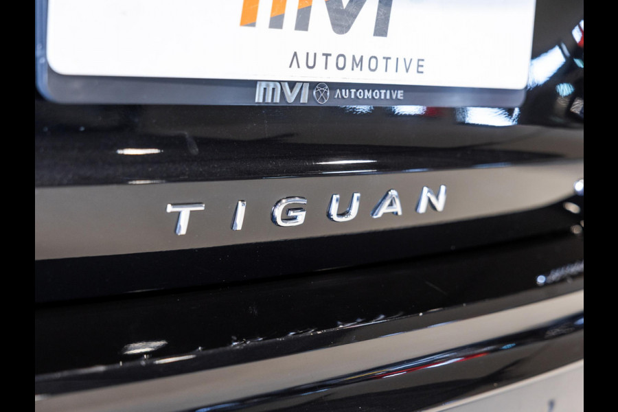 Volkswagen Tiguan 1.5 eHybrid Life Edition / 204pk / SoH 100% / Achteruitrij camera / Dodehoek herkenning / CarPlay /