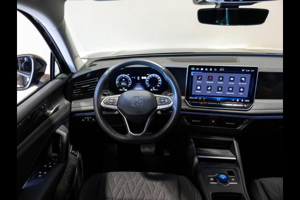 Volkswagen Tiguan 1.5 eHybrid Life Edition / 204pk / SoH 100% / Achteruitrij camera / Dodehoek herkenning / CarPlay /