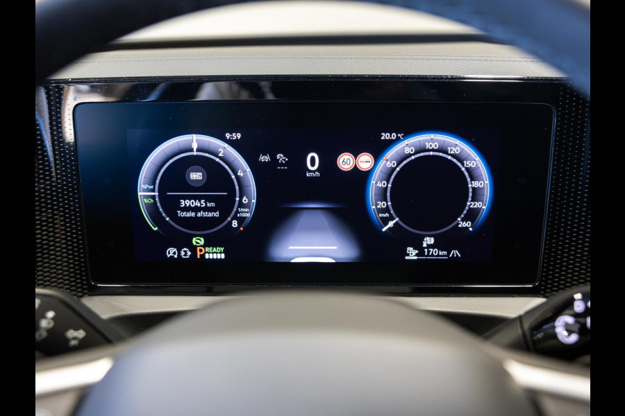Volkswagen Tiguan 1.5 eHybrid Life Edition / 204pk / SoH 100% / Achteruitrij camera / Dodehoek herkenning / CarPlay /