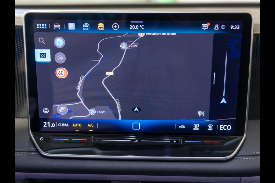 Volkswagen Tiguan 1.5 eHybrid Life Edition / 204pk / SoH 100% / Achteruitrij camera / Dodehoek herkenning / CarPlay /
