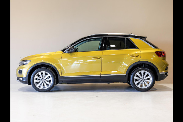 Volkswagen T-Roc 1.5 TSI Sport / 150pk / Panorama dak / Trekhaak / Achteruitrij camera /