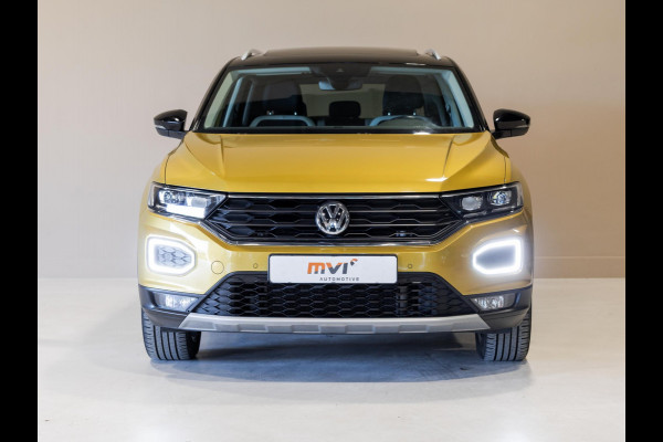 Volkswagen T-Roc 1.5 TSI Sport / 150pk / Panorama dak / Trekhaak / Achteruitrij camera /