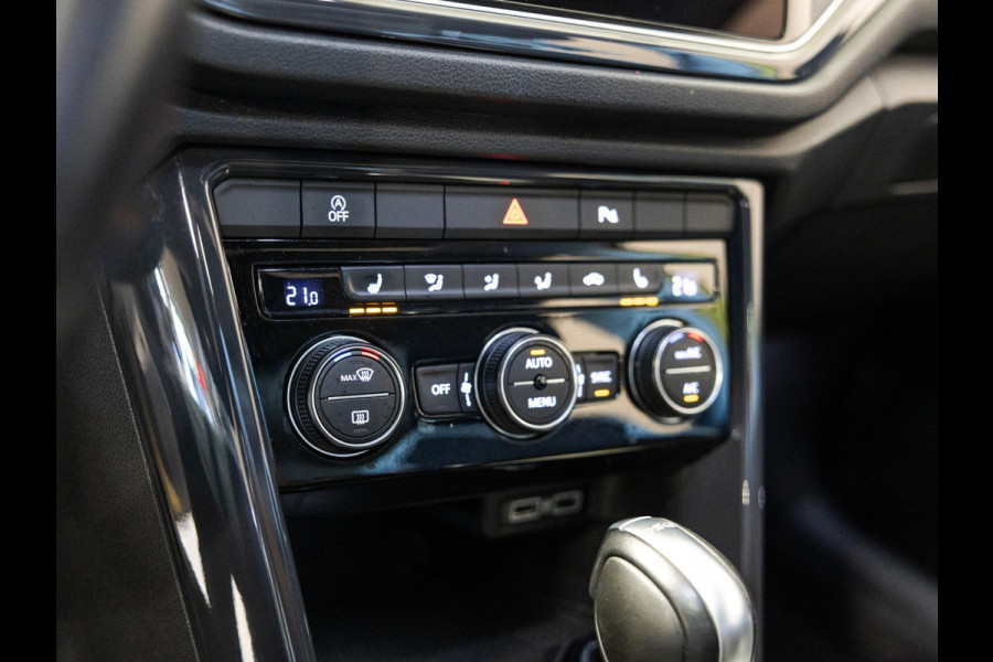 Volkswagen T-Roc 1.5 TSI Sport / 150pk / Panorama dak / Trekhaak / Achteruitrij camera /