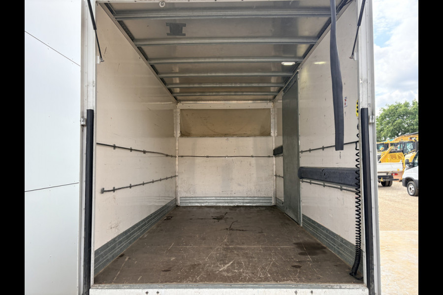 Iveco Daily 35C16 3.0 160PK Bakwagen Laadklep Zijdeur Camera Climate Control Bluetooth Meubelbak Koffer
