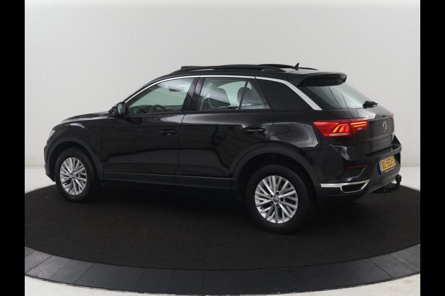 Volkswagen T-Roc 1.5 Tsi Style | Panoramadak | Adaptive cruise | Carplay | Navigatie | Carplay | Park assist | Airco | Trekhaak | 16" velgen