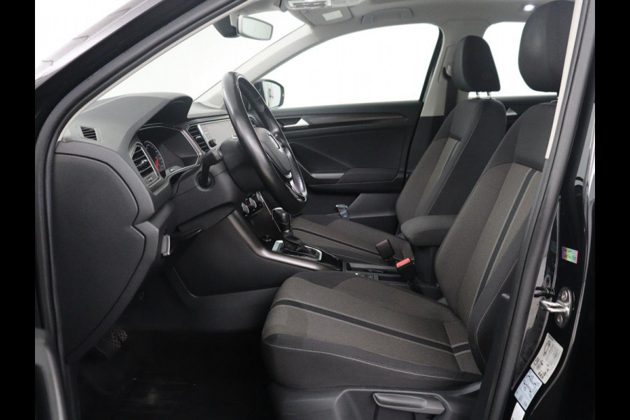 Volkswagen T-Roc 1.5 Tsi Style | Panoramadak | Adaptive cruise | Carplay | Navigatie | Carplay | Park assist | Airco | Trekhaak | 16" velgen