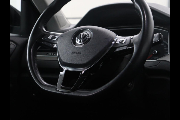 Volkswagen T-Roc 1.5 Tsi Style | Panoramadak | Adaptive cruise | Carplay | Navigatie | Carplay | Park assist | Airco | Trekhaak | 16" velgen