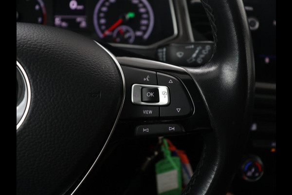 Volkswagen T-Roc 1.5 Tsi Style | Panoramadak | Adaptive cruise | Carplay | Navigatie | Carplay | Park assist | Airco | Trekhaak | 16" velgen