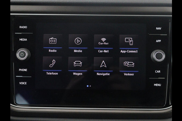 Volkswagen T-Roc 1.5 Tsi Style | Panoramadak | Adaptive cruise | Carplay | Navigatie | Carplay | Park assist | Airco | Trekhaak | 16" velgen