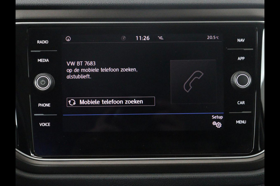 Volkswagen T-Roc 1.5 Tsi Style | Panoramadak | Adaptive cruise | Carplay | Navigatie | Carplay | Park assist | Airco | Trekhaak | 16" velgen