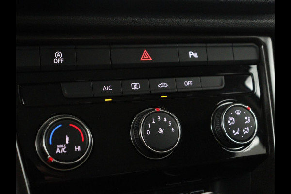 Volkswagen T-Roc 1.5 Tsi Style | Panoramadak | Adaptive cruise | Carplay | Navigatie | Carplay | Park assist | Airco | Trekhaak | 16" velgen