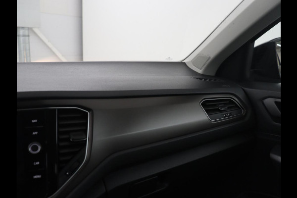 Volkswagen T-Roc 1.5 Tsi Style | Panoramadak | Adaptive cruise | Carplay | Navigatie | Carplay | Park assist | Airco | Trekhaak | 16" velgen