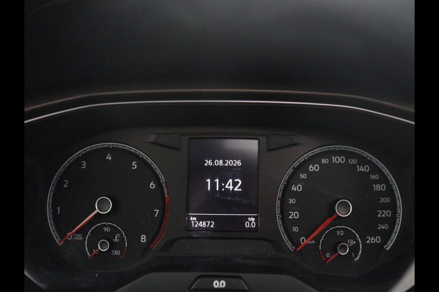 Volkswagen T-Roc 1.5 Tsi Style | Panoramadak | Adaptive cruise | Carplay | Navigatie | Carplay | Park assist | Airco | Trekhaak | 16" velgen