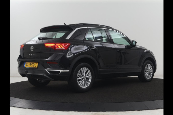Volkswagen T-Roc 1.5 Tsi Style | Panoramadak | Adaptive cruise | Carplay | Navigatie | Carplay | Park assist | Airco | Trekhaak | 16" velgen