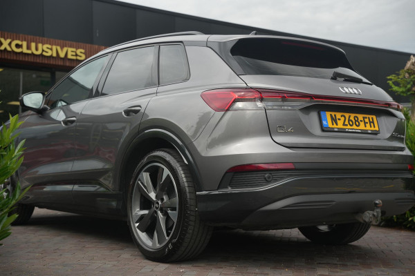 Audi Q4 e-tron 35 Launch edition Advanced 55 kWh Verkeersbord detectie Koplampreiniging Trekhaak uitklapbaar DAB Parkeersensoren voor en achter 20"L.M.