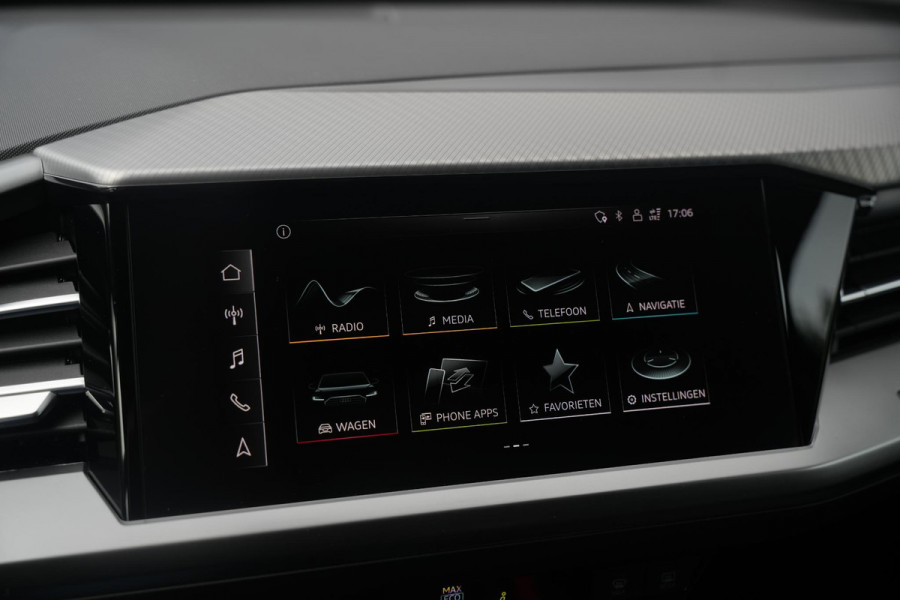 Audi Q4 e-tron 35 Launch edition Advanced 55 kWh Verkeersbord detectie Koplampreiniging Trekhaak uitklapbaar DAB Parkeersensoren voor en achter 20"L.M.