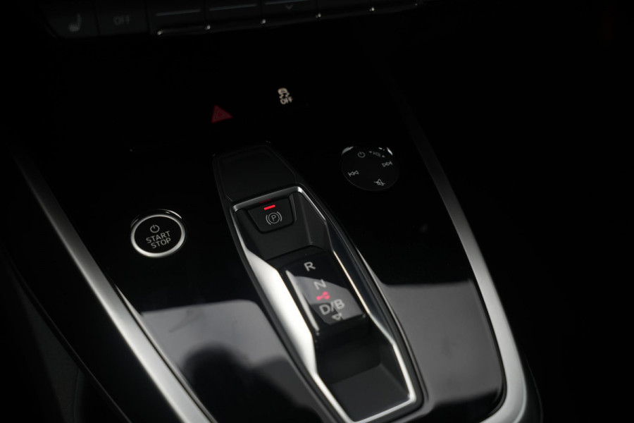 Audi Q4 e-tron 35 Launch edition Advanced 55 kWh Verkeersbord detectie Koplampreiniging Trekhaak uitklapbaar DAB Parkeersensoren voor en achter 20"L.M.
