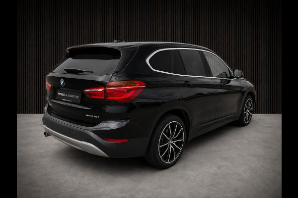 BMW X1 sDrive18i Executive Edition | Stoelverwarming | Head-Up Display | Cruise Control | Parkeersensoren | Navigatie | Keyless | LED | HIFI | Elektrische Achterklep | NAP | Automaat | Dealer Onderhouden