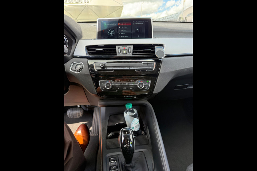 BMW X1 sDrive18i Executive Edition | Stoelverwarming | Head-Up Display | Cruise Control | Parkeersensoren | Navigatie | Keyless | LED | HIFI | Elektrische Achterklep | NAP | Automaat | Dealer Onderhouden