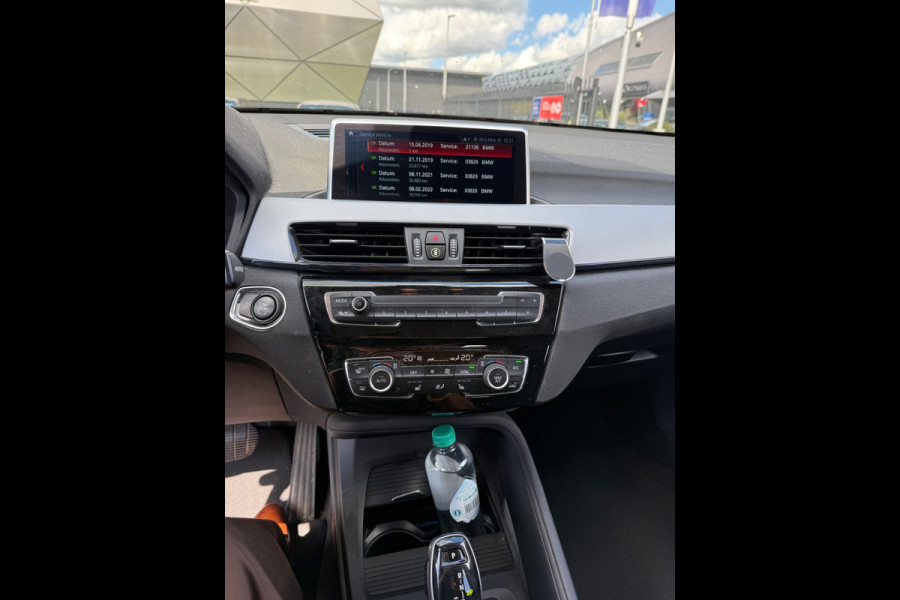 BMW X1 sDrive18i Executive Edition | Stoelverwarming | Head-Up Display | Cruise Control | Parkeersensoren | Navigatie | Keyless | LED | HIFI | Elektrische Achterklep | NAP | Automaat | Dealer Onderhouden