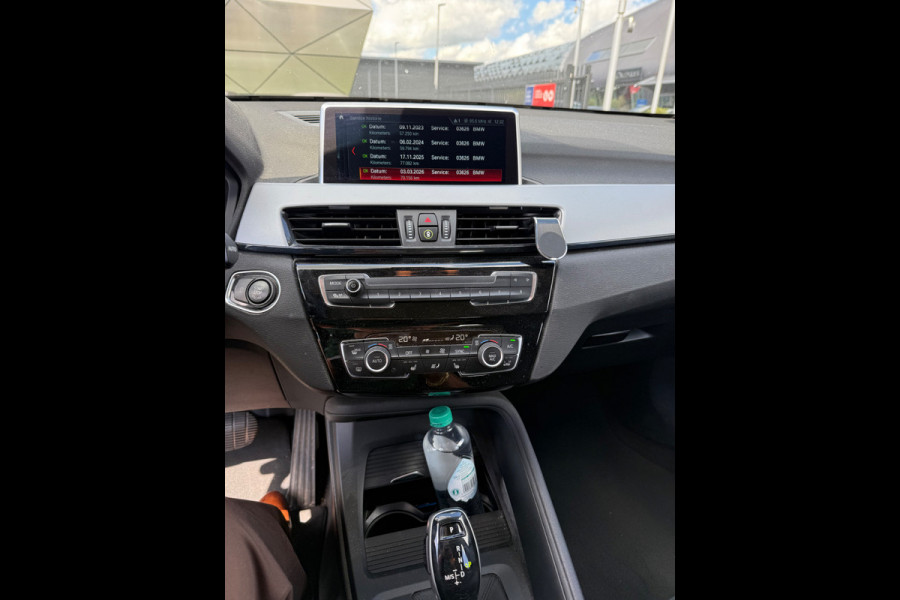 BMW X1 sDrive18i Executive Edition | Stoelverwarming | Head-Up Display | Cruise Control | Parkeersensoren | Navigatie | Keyless | LED | HIFI | Elektrische Achterklep | NAP | Automaat | Dealer Onderhouden