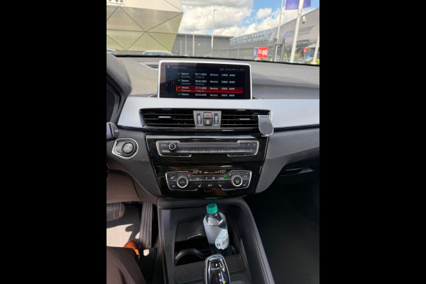 BMW X1 sDrive18i Executive Edition | Stoelverwarming | Head-Up Display | Cruise Control | Parkeersensoren | Navigatie | Keyless | LED | HIFI | Elektrische Achterklep | NAP | Automaat | Dealer Onderhouden