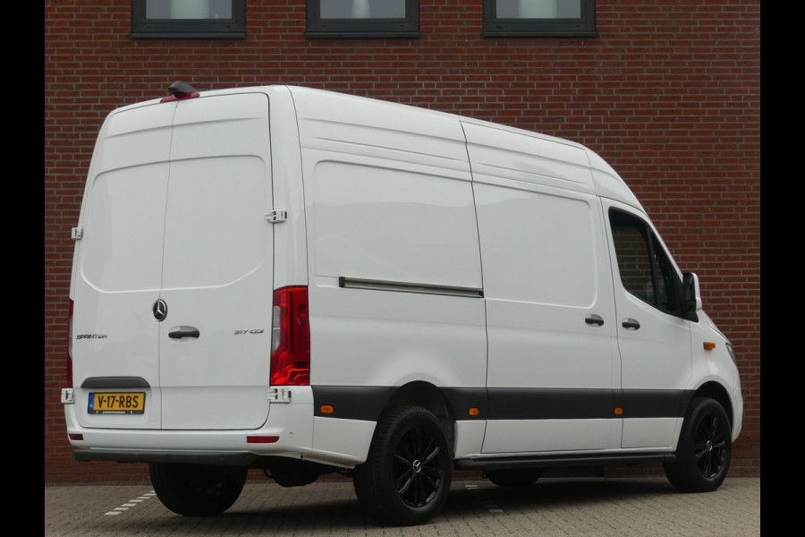 Mercedes-Benz Sprinter 317 CDI L2H2 LED/Camera/Geveerde stoel/Navigatie Nieuw model