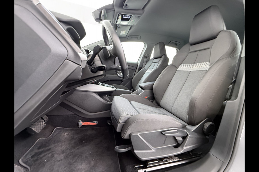 Audi Q4 e-tron 35 Launch Edition Sport Advanced SOH 92% Sportstoelen+Verwarmd Apple Carplay Android Auto Navi Ecc Pdc Cruise Control Elek.Achterklep Isofix Matrix-Led Lmv DAB Bluetooth Keyless 1e Eigenaar Origineel Nederlandse Auto