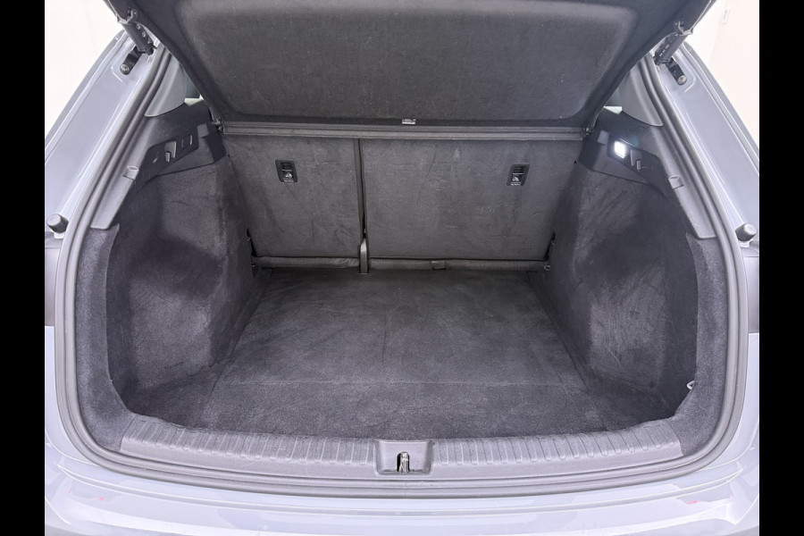 Audi Q4 e-tron 35 Launch Edition Sport Advanced SOH 92% Sportstoelen+Verwarmd Apple Carplay Android Auto Navi Ecc Pdc Cruise Control Elek.Achterklep Isofix Matrix-Led Lmv DAB Bluetooth Keyless 1e Eigenaar Origineel Nederlandse Auto