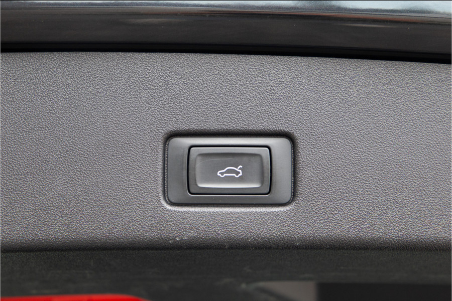 Audi Q4 e-tron 40 Launch edition S Competition 77 kWh RS-Stoelen, SONOS, Adapt. cruise