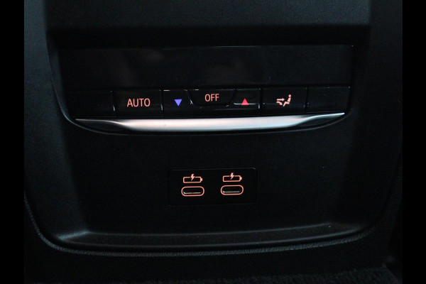 BMW i4 eDrive40 High Executive 84 kWh | SOH 98,7% | Leder | Adaptive cruise | Dodehoek detectie | Head-up | Stoelverwarming | Sfeerverlichting | Carplay | 3 zone klimaat | Camera | Park assist | Elektrische achterklep