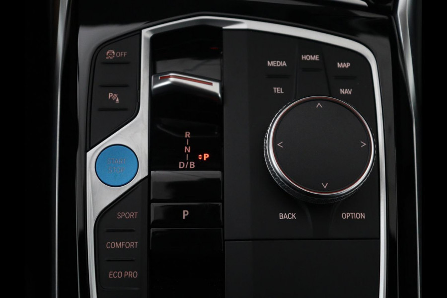 BMW i4 eDrive40 High Executive 84 kWh | SOH 98,7% | Leder | Adaptive cruise | Dodehoek detectie | Head-up | Stoelverwarming | Sfeerverlichting | Carplay | 3 zone klimaat | Camera | Park assist | Elektrische achterklep