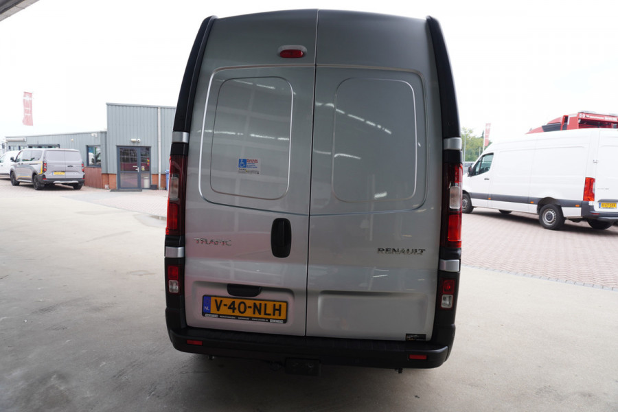 Renault Trafic 2.0 Blue dCi 170PK T30 L2H2 Invalide vervoer / ideaal voor camper nr. V186 | Airco | Cruise | Navi | trekhaak (marge auto INCL BPM)