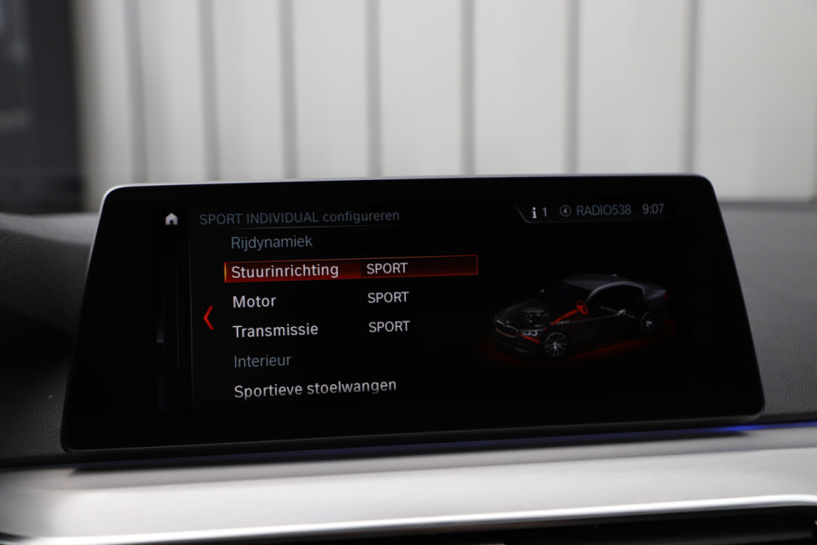 BMW 5 Serie 520i High Executive Aut8 | 184PK | Panoramadak | Sfeerverlichting | Comfortstoelen + Memory | Vol leder | Zonnenschermen | Camer
